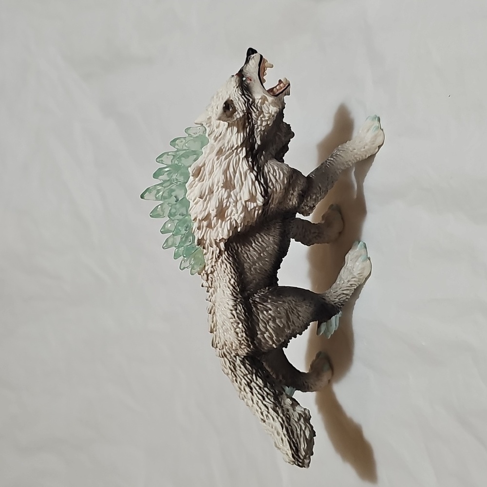 Schleich Snow Wolf Fantasy Animal Figure Toy Used